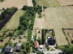 4.600 m² Grundstück inkl. Weideland - Ein-/Zweifamilienhaus - ruhige Lage mit Traumausblick - Vogelperspektive
