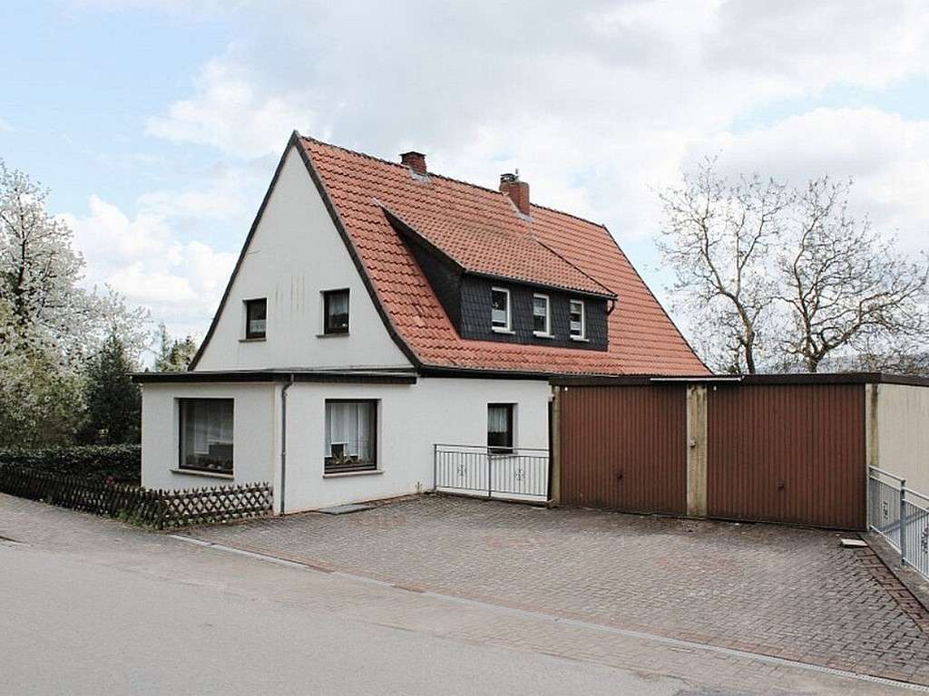 Wohnhaus als Ein- oder Zweifamilienhaus nutzbar – ruhige Lage mit Traumausblick und Weideland-Option, 31020 Salzhemmendorf, Einfamilienhaus