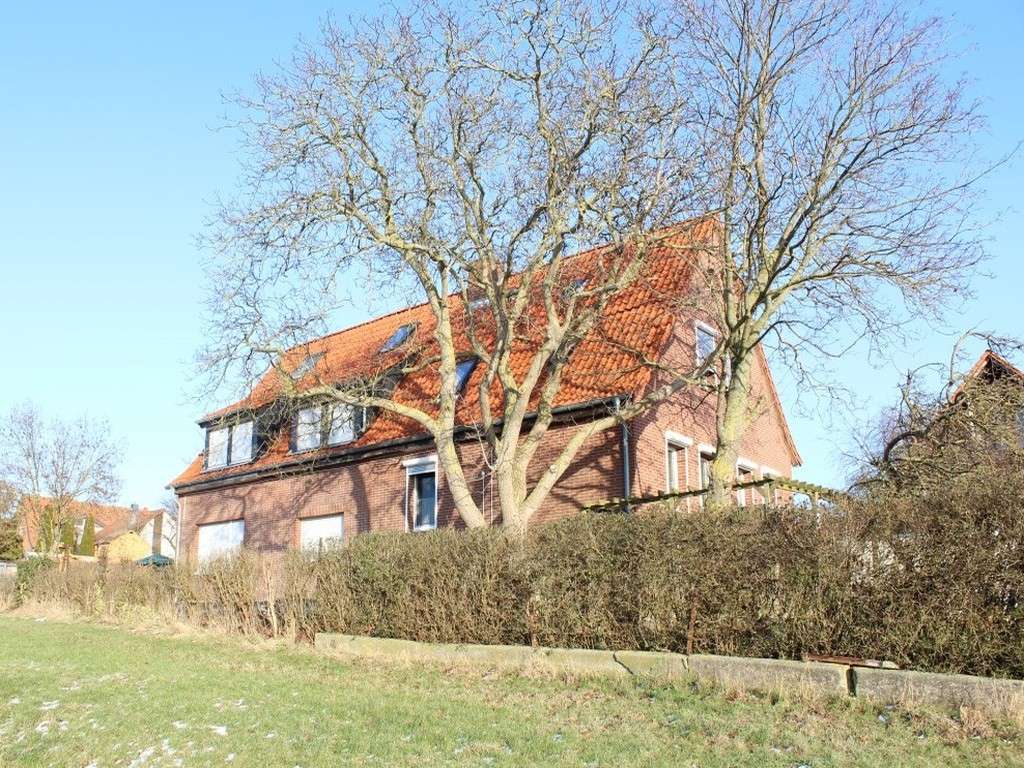 Zwei Häuser auf einen Streich mit Traumausblick in Lechstedt – ein Steinwurf von Hildesheim entfernt, 31162 Bad Salzdetfurth, Mehrfamilienhaus